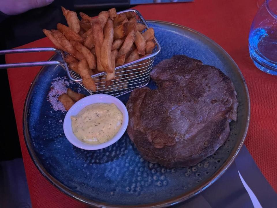 Au Charme Du Lac Espace Bien Etre Et Piscine Chauffe Proche Parc Et Restaurant Du Casino 포르주레오 외부 사진